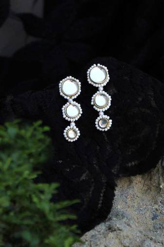 Round bound earrings
