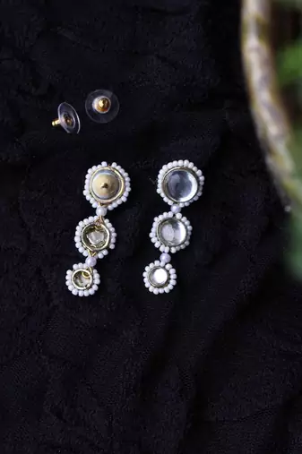 Round bound earrings