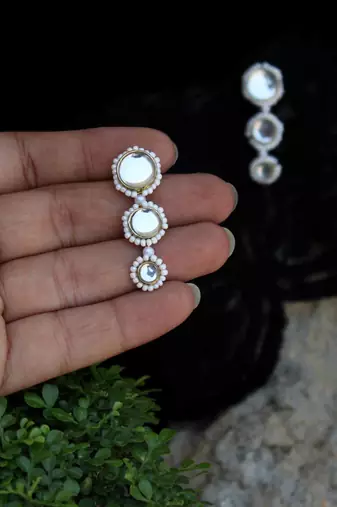 Round bound earrings