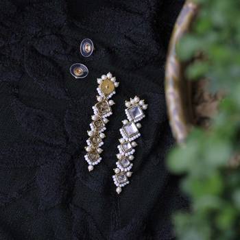 V   s square earrings 4