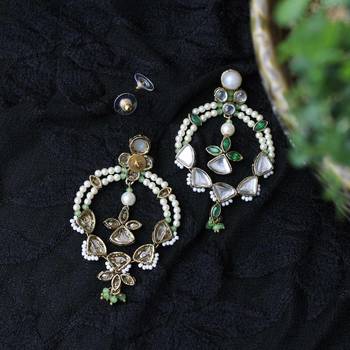 Geometric aesthetic earrings 4