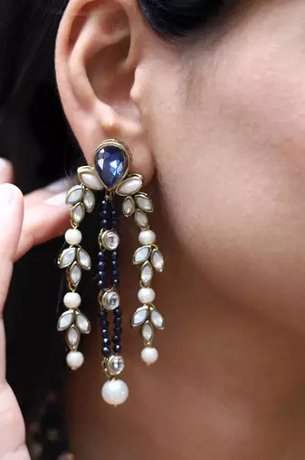 Blues hues long earrings