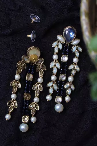 Blues hues long earrings