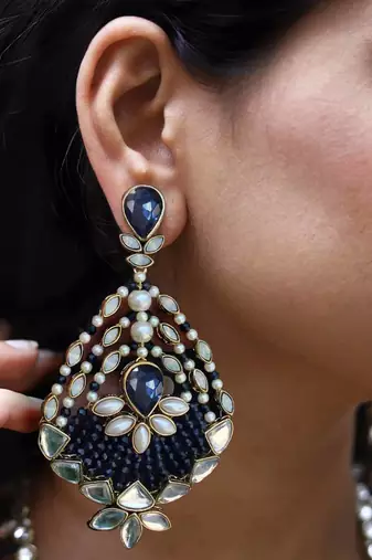 Blues hues long earrings