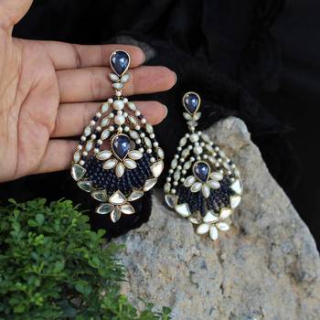 Blues hues long earrings 4