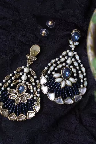 Blues hues long earrings