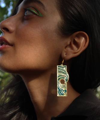 Beachy waves blue resin earrings 4