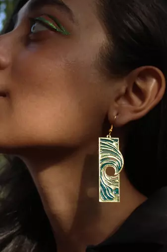 Beachy waves blue resin earrings