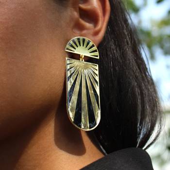 Black rays resin earrings 5