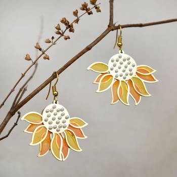 Sunflower resin earrings 1