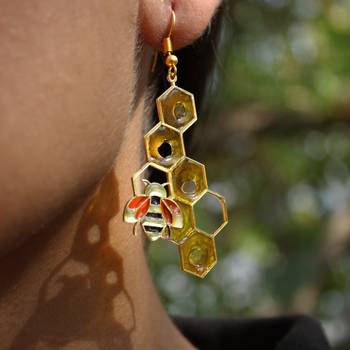 Honey bee theme resin earrings 4