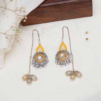 Yellow beaded kanuati earrings with shells 1