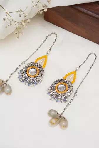 Yellow beaded kanuati earrings with shells