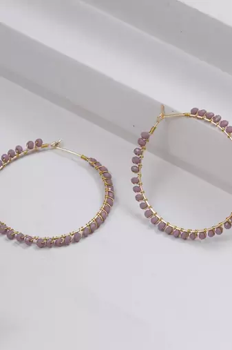 Beaded hoop earrings ( purple )