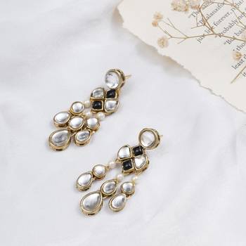 Droopy kundan earrings 1