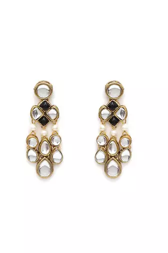 Droopy kundan earrings
