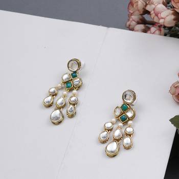 Droopy kundan earrings 3