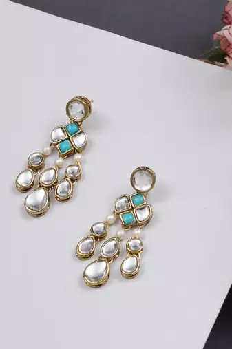 Droopy kundan earrings