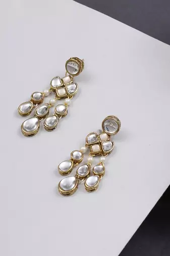Droopy kundan earrings
