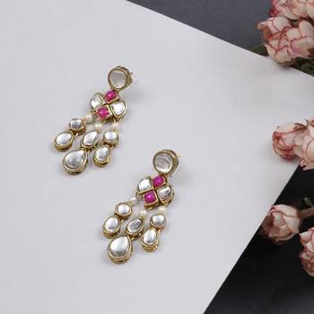 Droopy kundan earrings 3