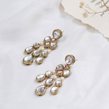 Droopy kundan earrings 1