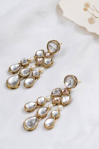 Droopy kundan earrings