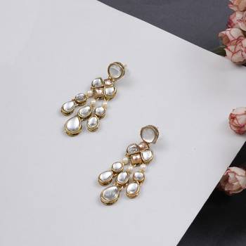 Droopy kundan earrings 3