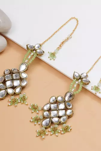Majestic kundan earrings