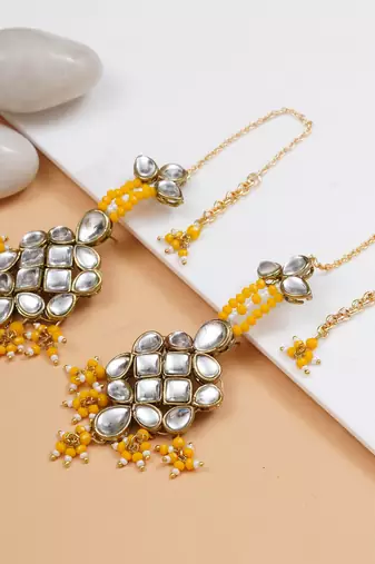 Majestic kundan earrings
