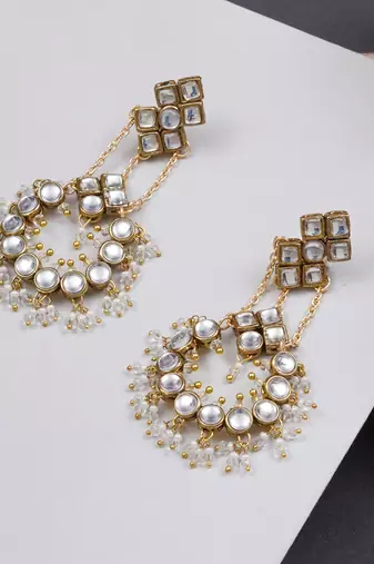 Dramatic kundan chandbali
