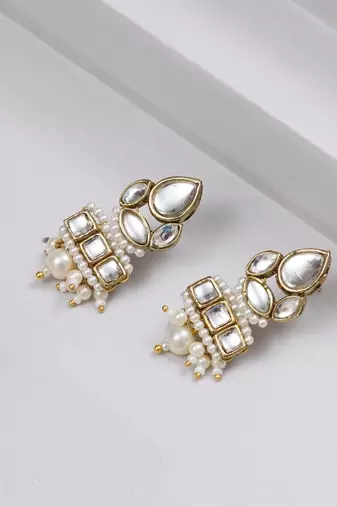 Divine kundan earrings
