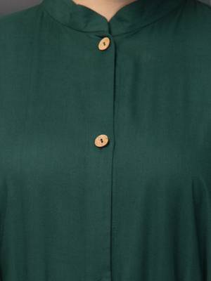 Green front open abaya in rayon  with pockets 5