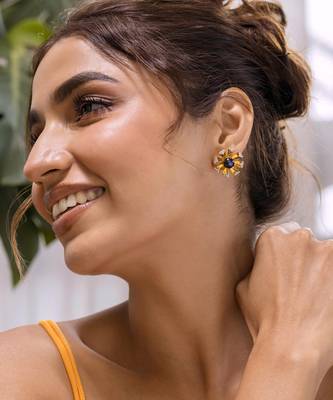 Gold earrings with yellow gold base 1