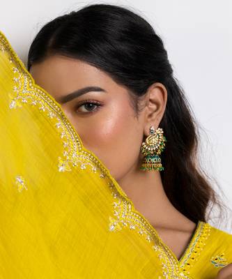 Green sterling earrings with yellow gold base 2