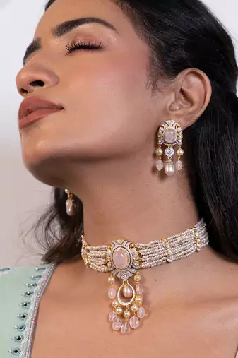 Multicolor choker set with yellow gold plating
