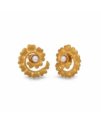 Yellow gold plated pearl necklace 1