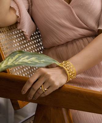 Yellow gold plated crossover pearl ring 2