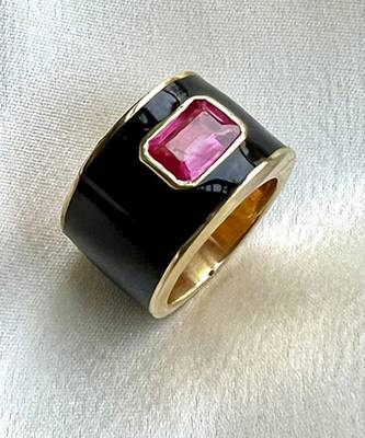 Black enamel ring with natural ruby 2