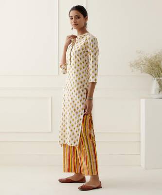 White cotton floral printed kurta set 1