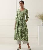 Green cotton floral printed kurta set