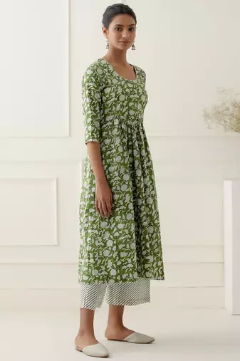 Green cotton floral printed kurta set