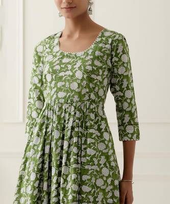 Green cotton floral printed kurta set 3