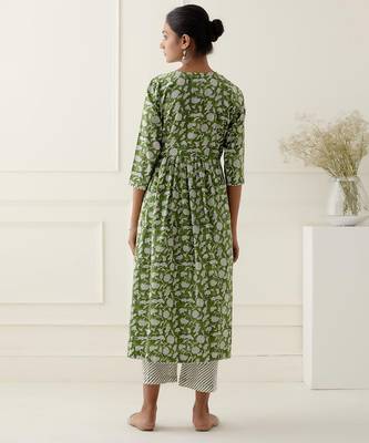 Green cotton floral printed kurta set 4