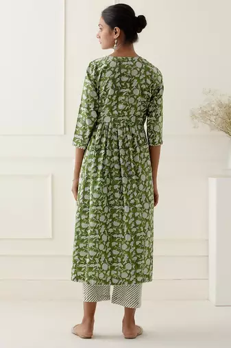 Green cotton floral printed kurta set