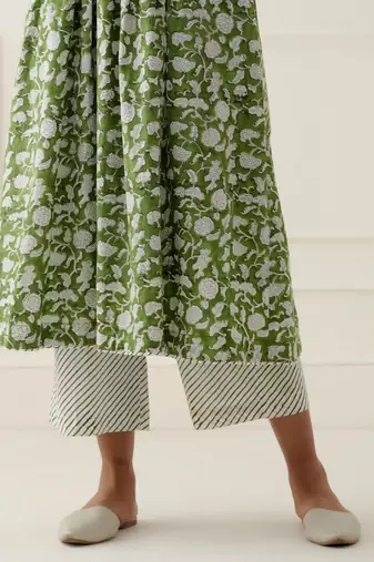 Green cotton floral printed kurta set