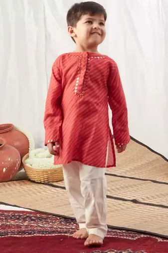 Red printed kurta set for boys
