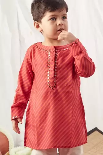 Red printed kurta set for boys
