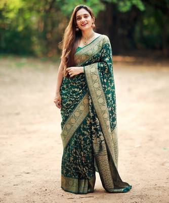 Green silk blend saree with blouse 1