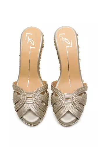 leather finish Silver wedges