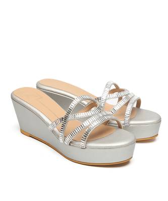 Silver faux leather finish block heel 4